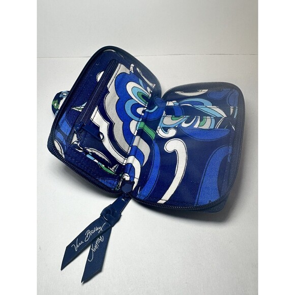 VERA BRADLEY MOSIAC ALL IN ONE WRISTLET - USED BUT MINT‎ CONDITION - Picture 5 of 5